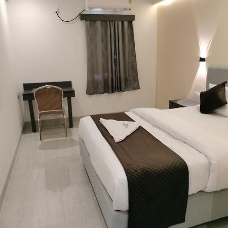 Hotel Paramount 维沙卡帕特南 外观 照片